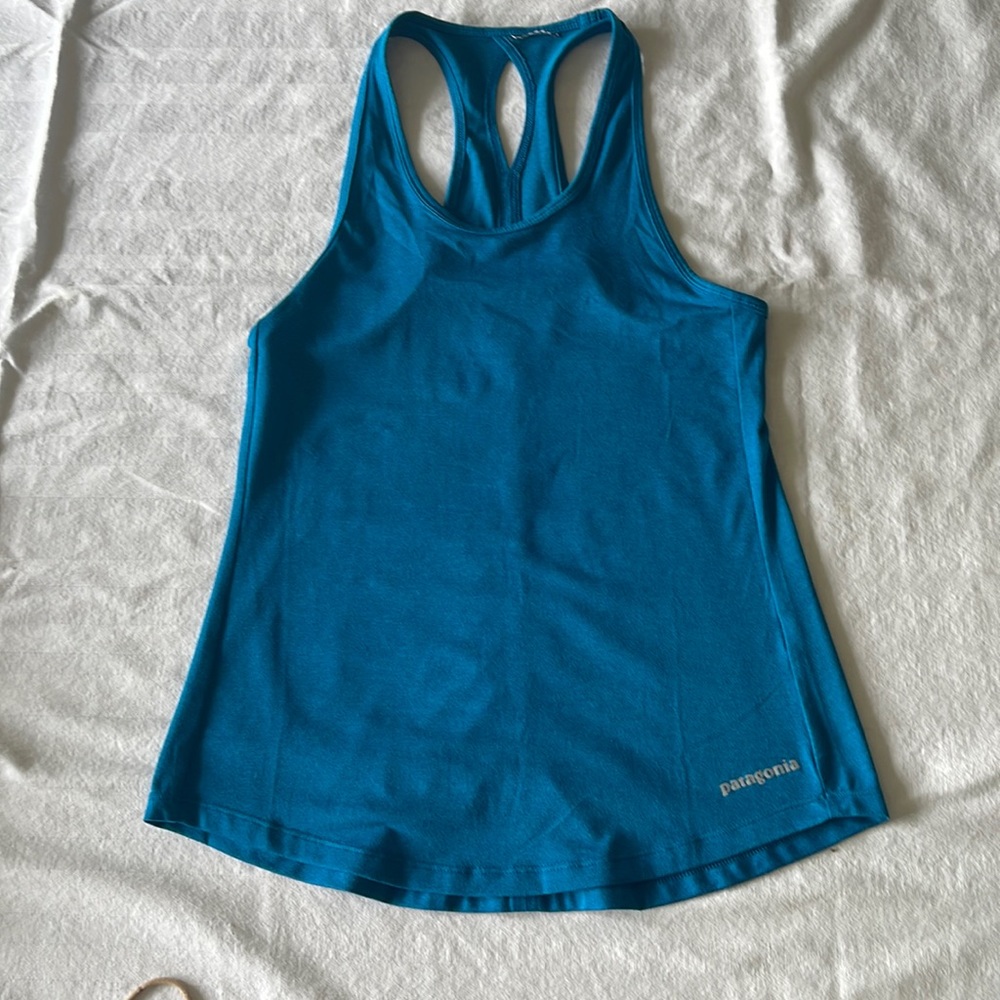 Patagonia tank size small
